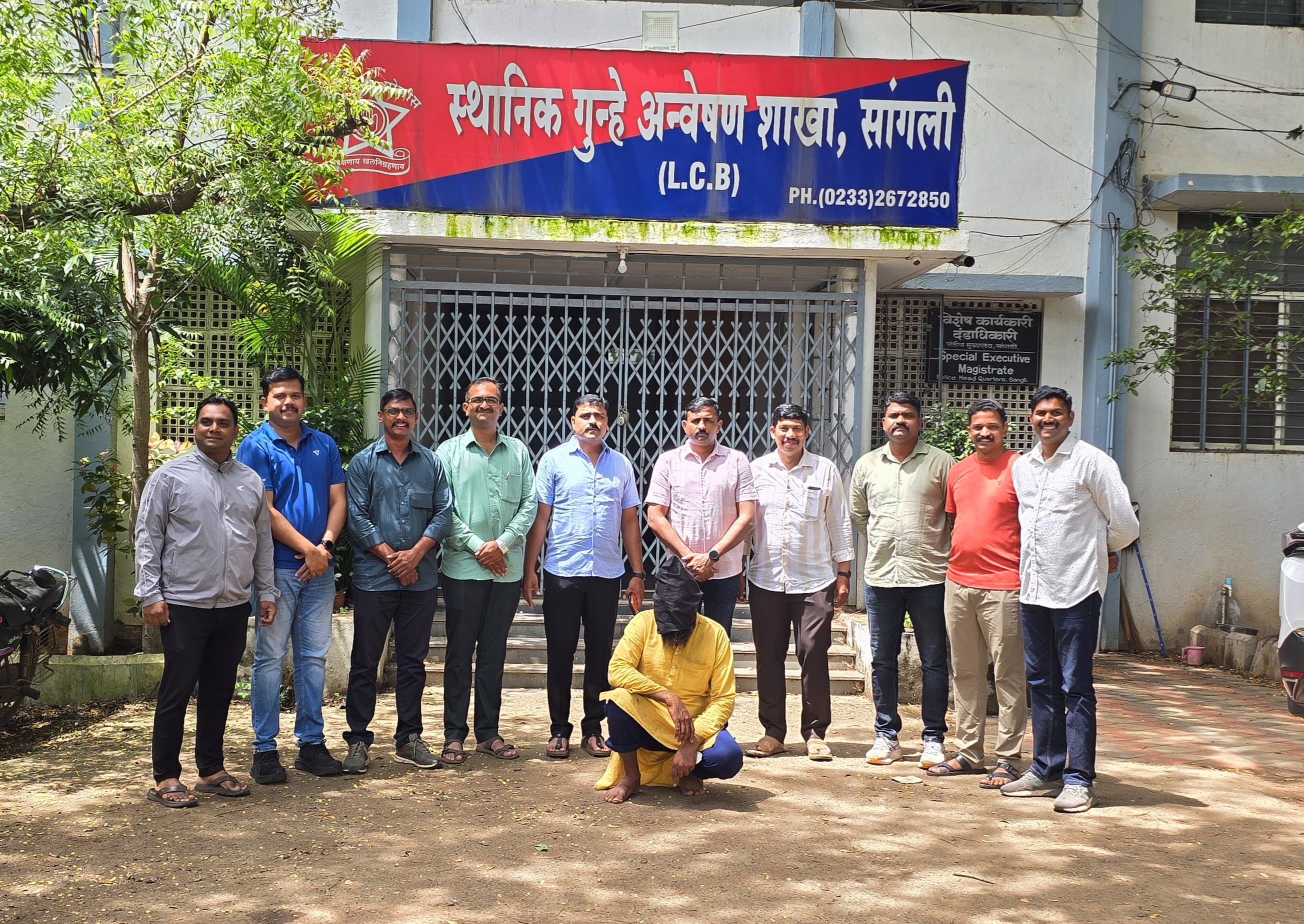 कुपवाड़ में महिला की हत्या! गुस्से में पति-पत्नी पर हमला; हथौड़ी-चाकू का इस्तेमाल