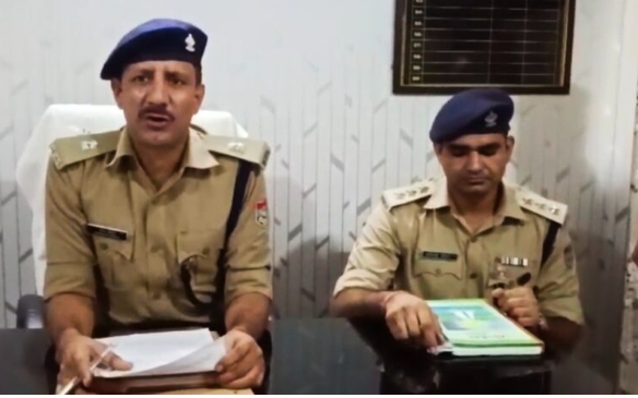 बेटी ने प्रेमी संग मिलकर की  मां की हत्या
