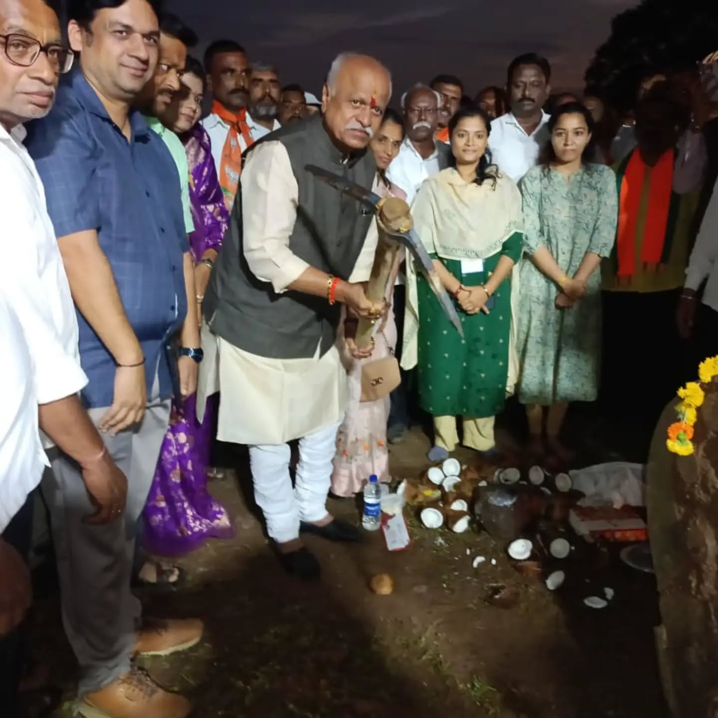 नरवाड में करोड़ों रुपये की विभिन्न विकास परियोजनाओं का पूर्व मंत्री एवं विधायक डॉ. सुरेशभाऊ खाडे के हाथों उद्घाटन
