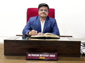मिरज के सरकारी मेडिकल कॉलेज में बन रही स्वागत कमान निर्माण कार्य के दौरान का हादसा, कोई जीवित हानी नहीं; अधिष्ठाता डॉ. प्रकाश गुरव ने दिया बयान