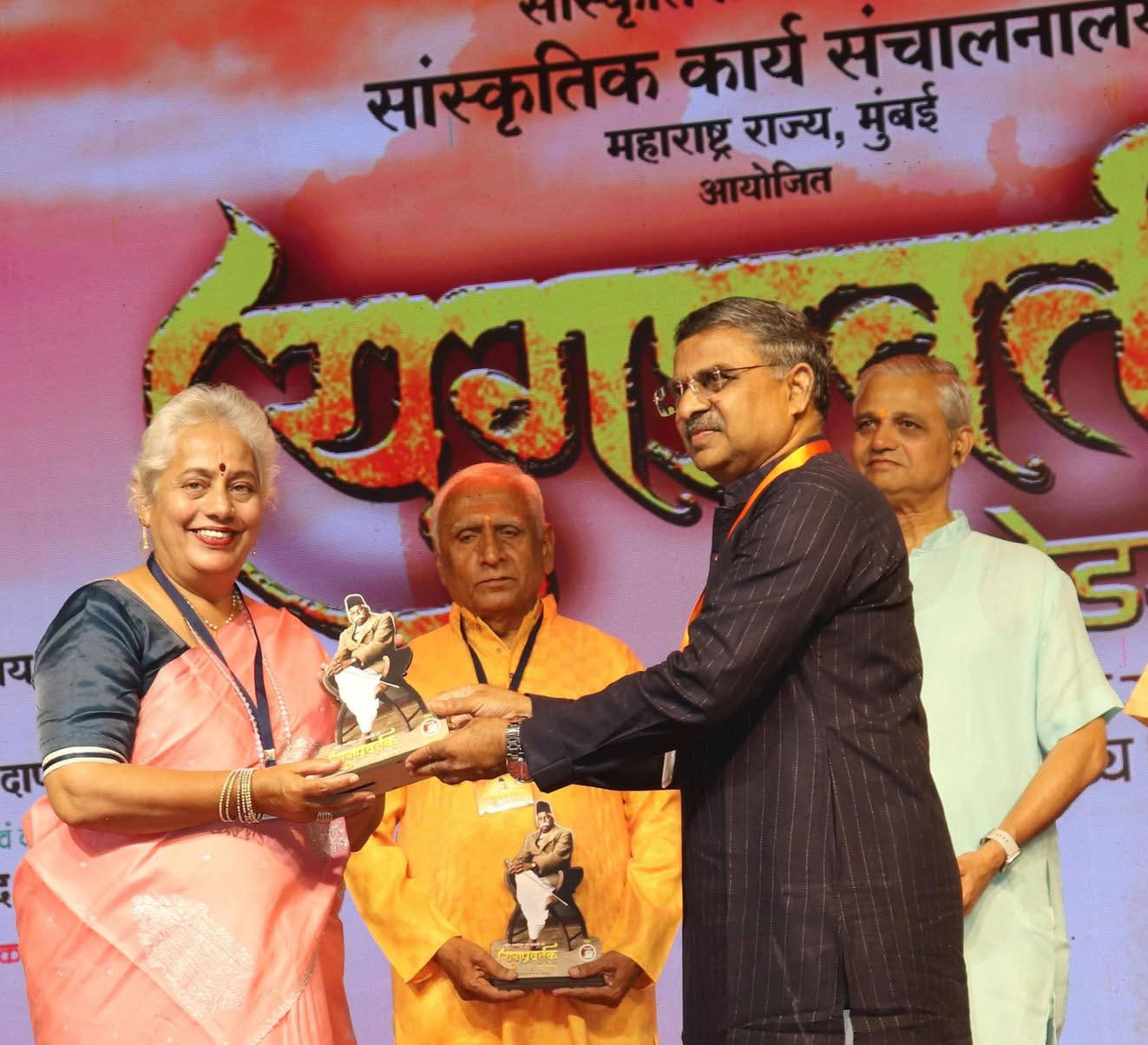 संस्कार भारती मिरज एवं सांगली की टीम का नादब्रह्म संस्था की ओर से सम्मान; श्रीमती राजश्री शिखरे जी ने जताया आभार