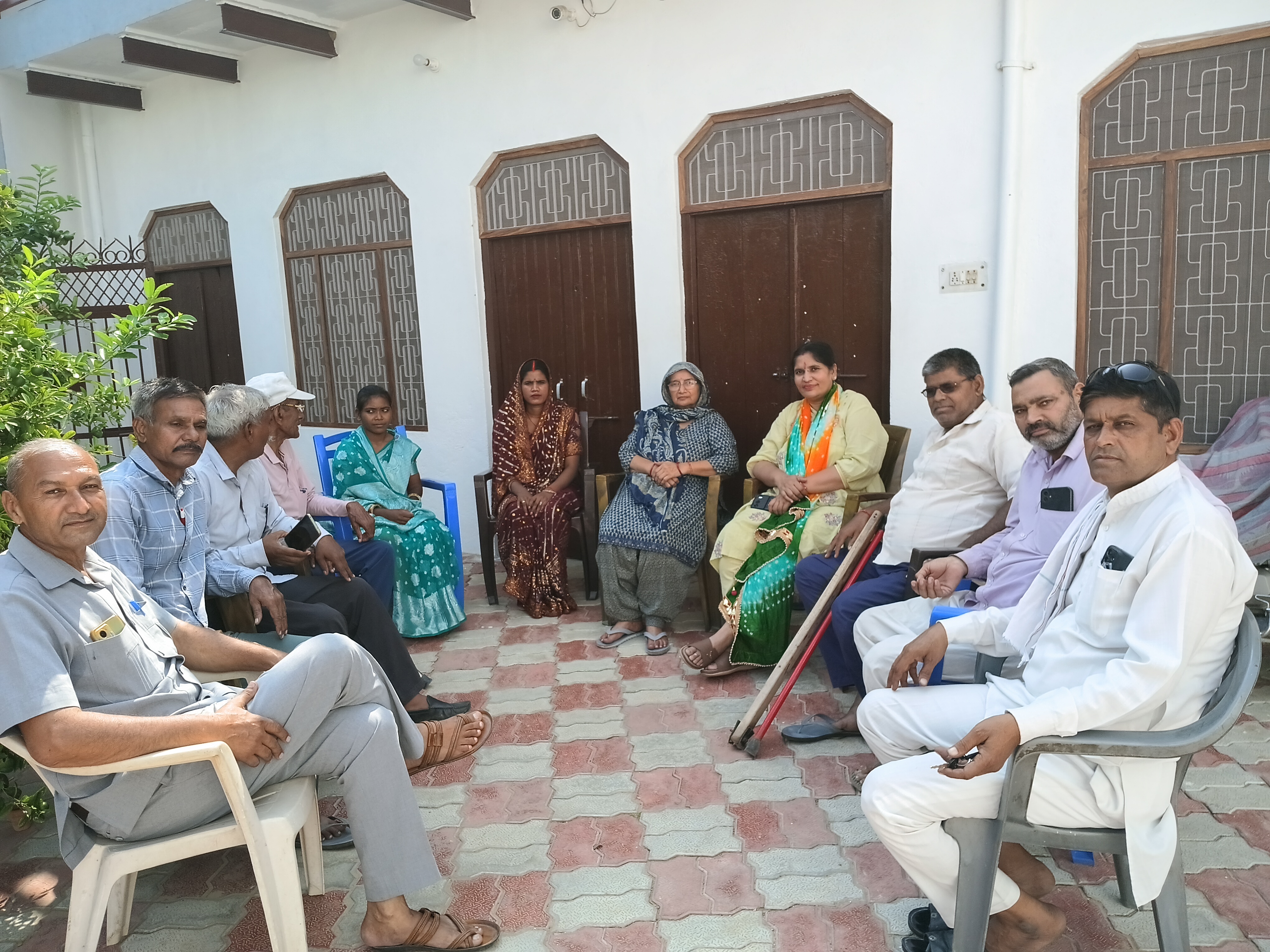 भाजपा ने गांव रसगन के शक्ति केन्द्र की बैठक हुई रेवाड़ी- दिल्ली रोड शिव इंटरप्राइज पर हुई।